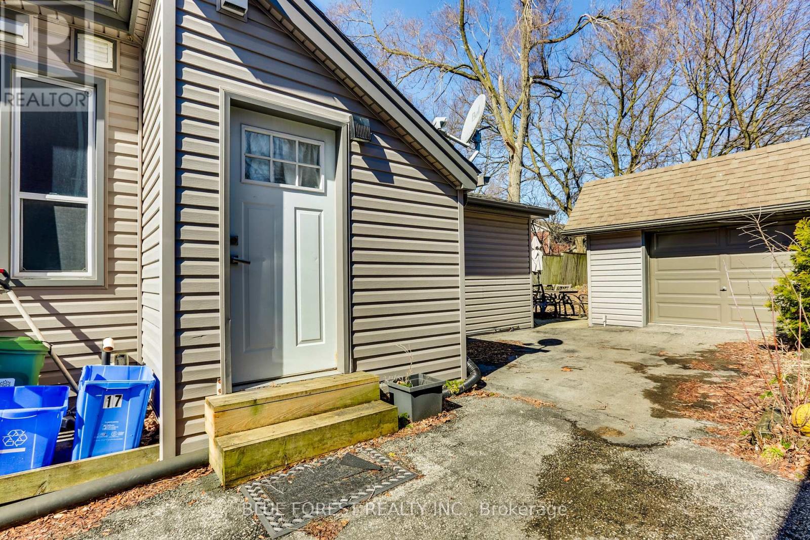 17 Mcdonald Avenue Property Photo 30