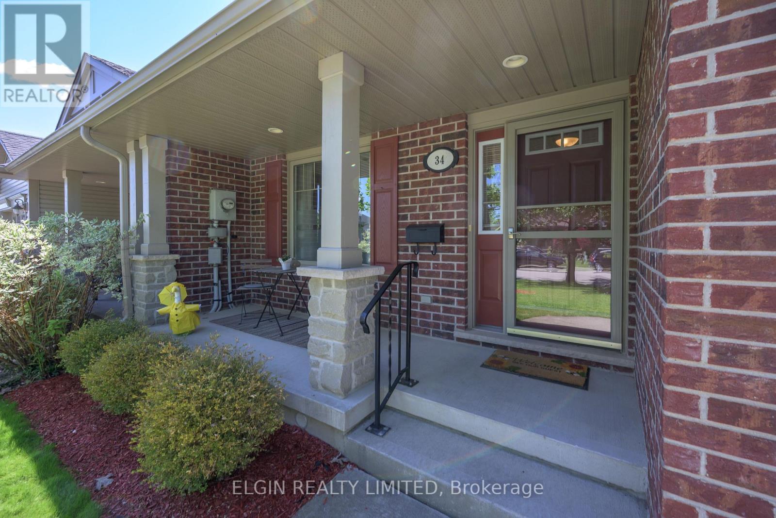 34 Pear Tree Avenue Property Photo 3