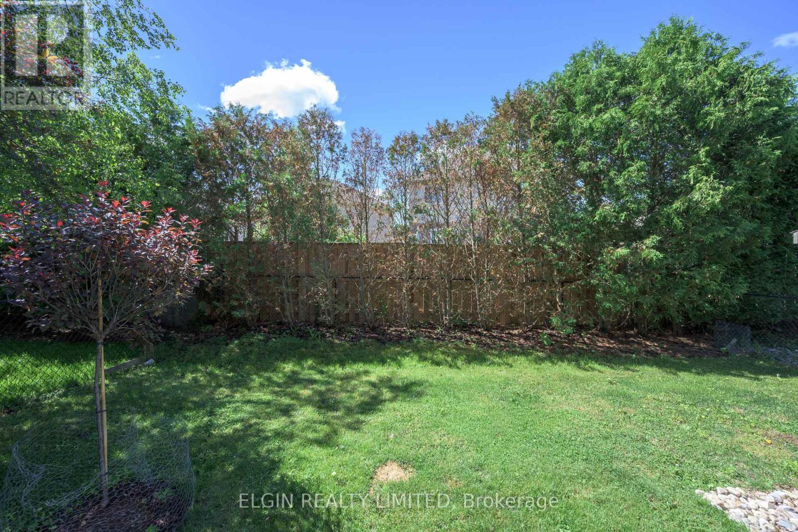 34 Pear Tree Avenue Property Photo 4