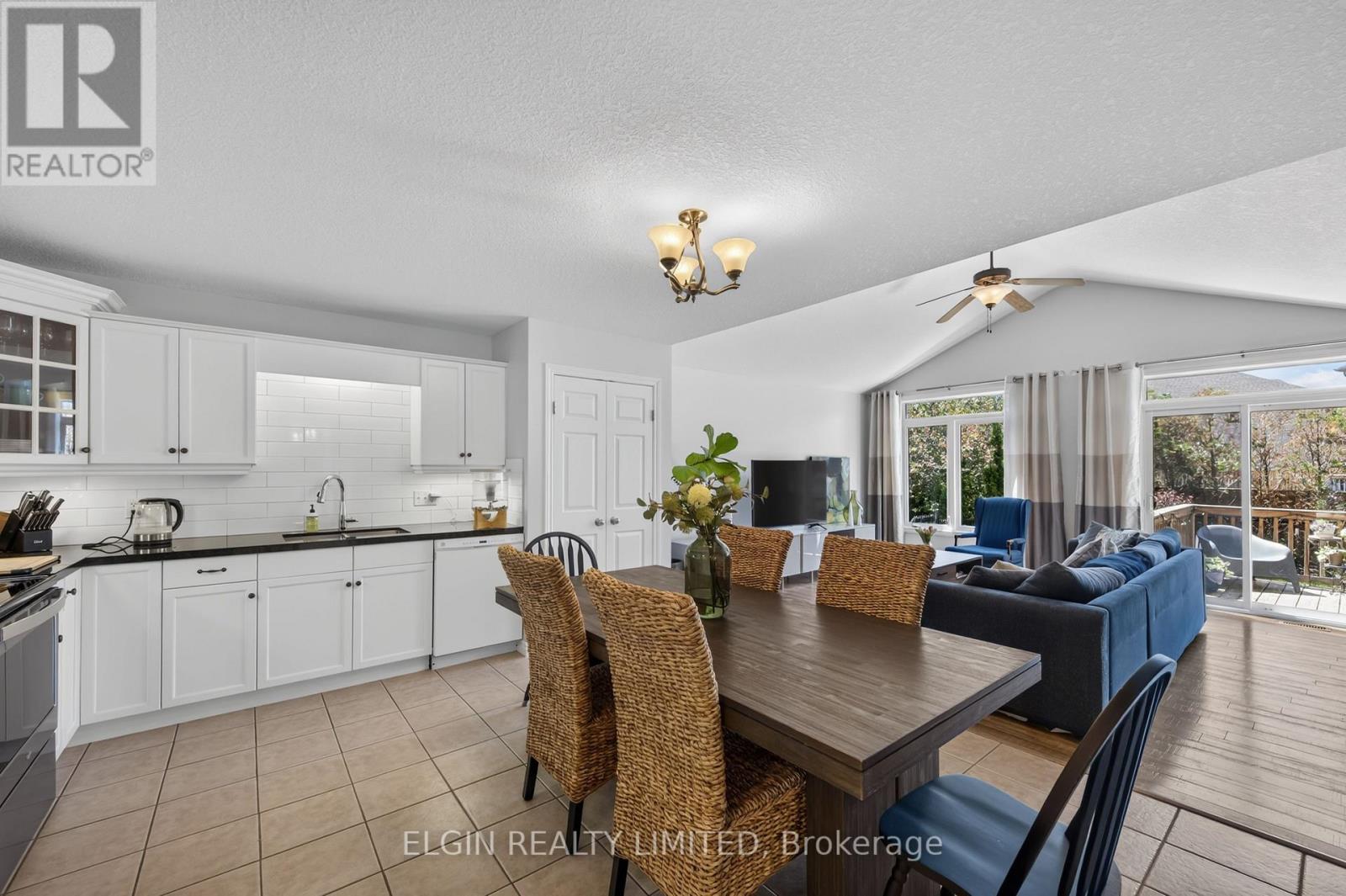34 Pear Tree Avenue Property Photo 11