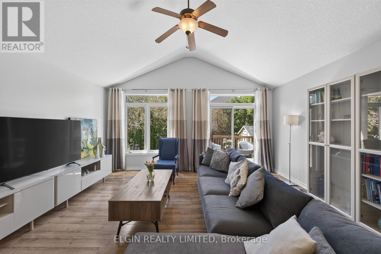34 Pear Tree Avenue Property Photo 15