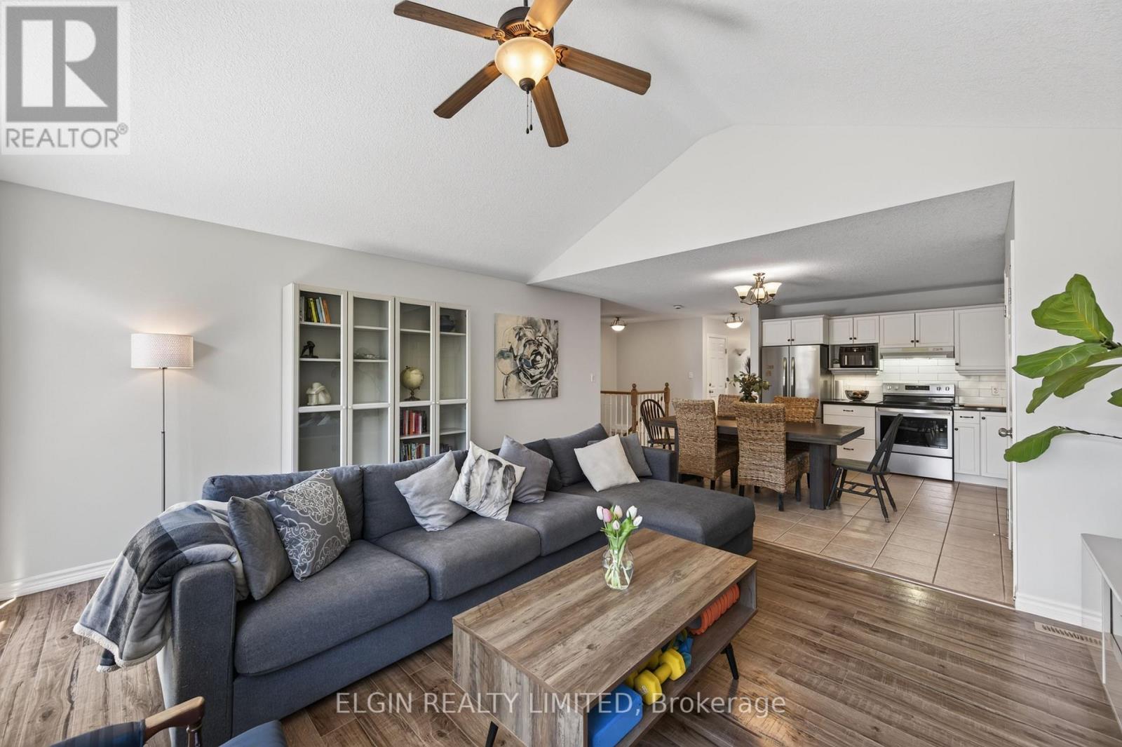 34 Pear Tree Avenue Property Photo 16