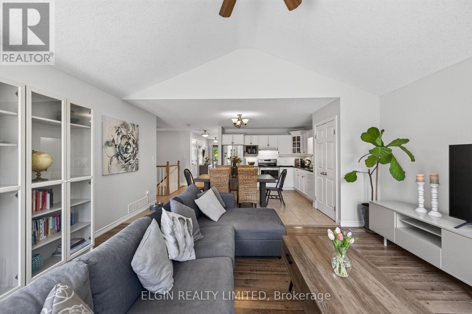 34 Pear Tree Avenue Property Photo 17