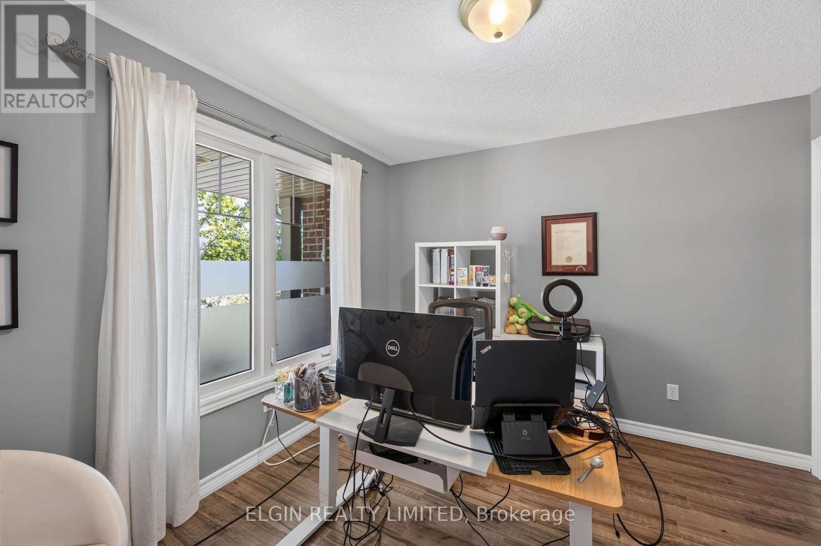 34 Pear Tree Avenue Property Photo 18