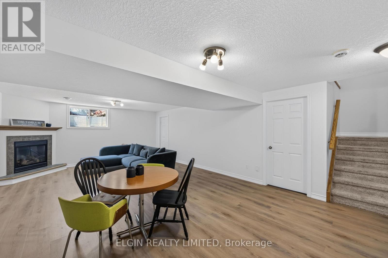 34 Pear Tree Avenue Property Photo 28