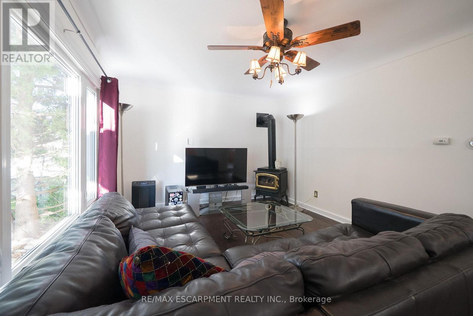 89 Salisbury Avenue Property Photo 5