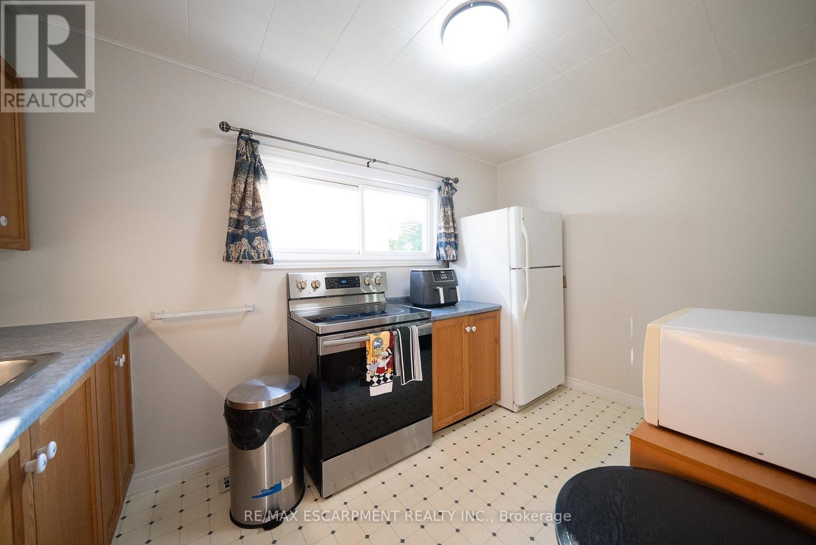 89 Salisbury Avenue Property Photo 9