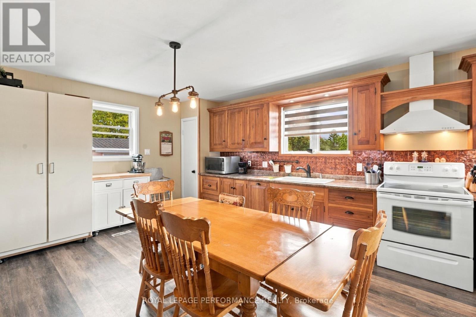 4126 34 Highway Property Photo 7