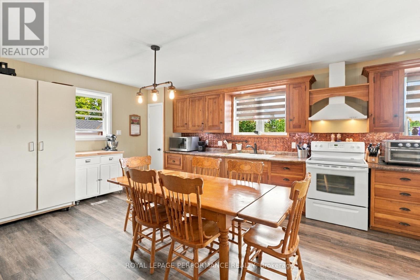 4126 34 Highway Property Photo 9