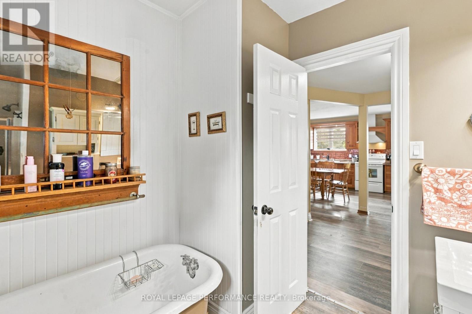 4126 34 Highway Property Photo 12