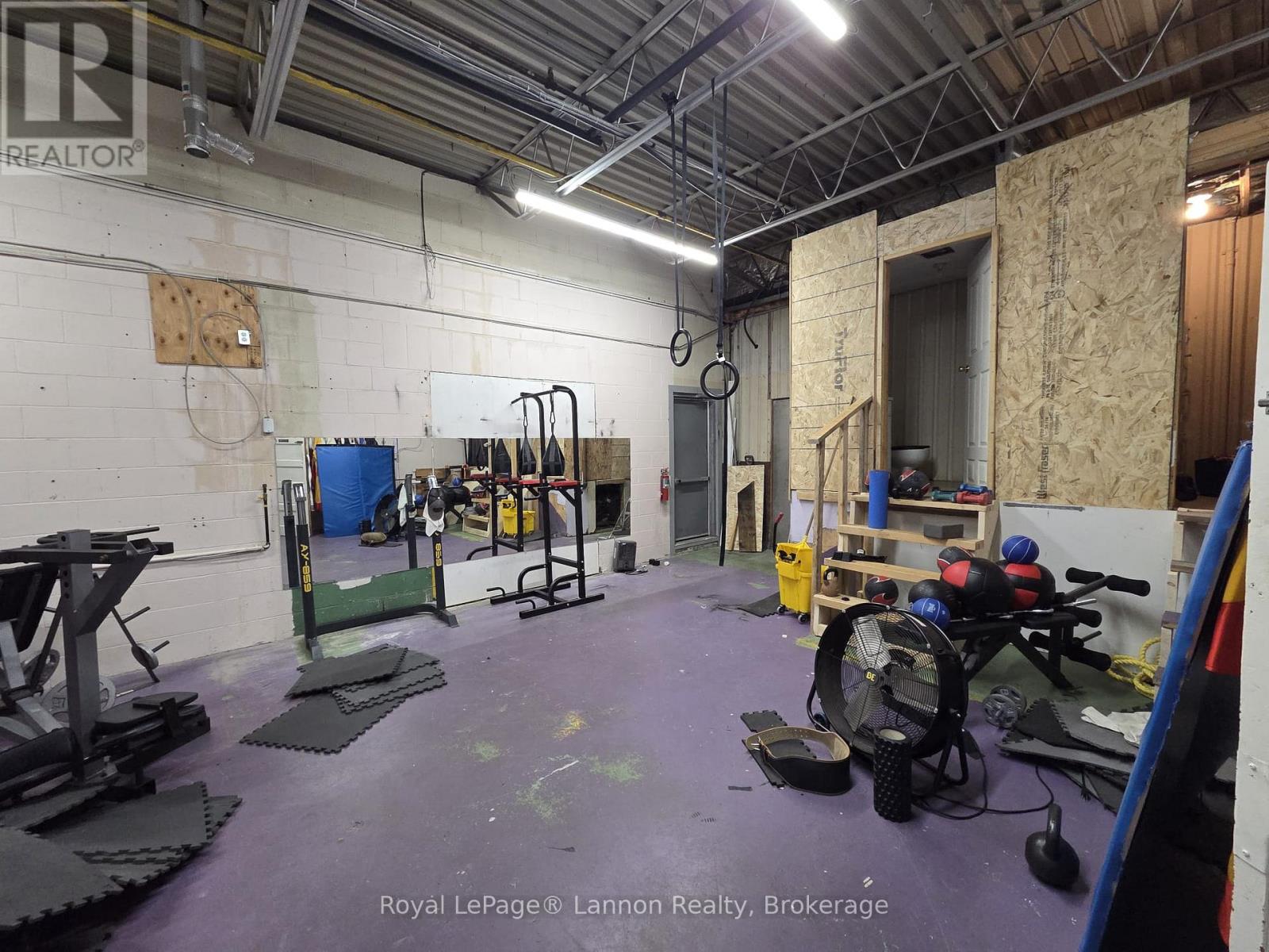 910 Memorial Avenue Property Photo 11