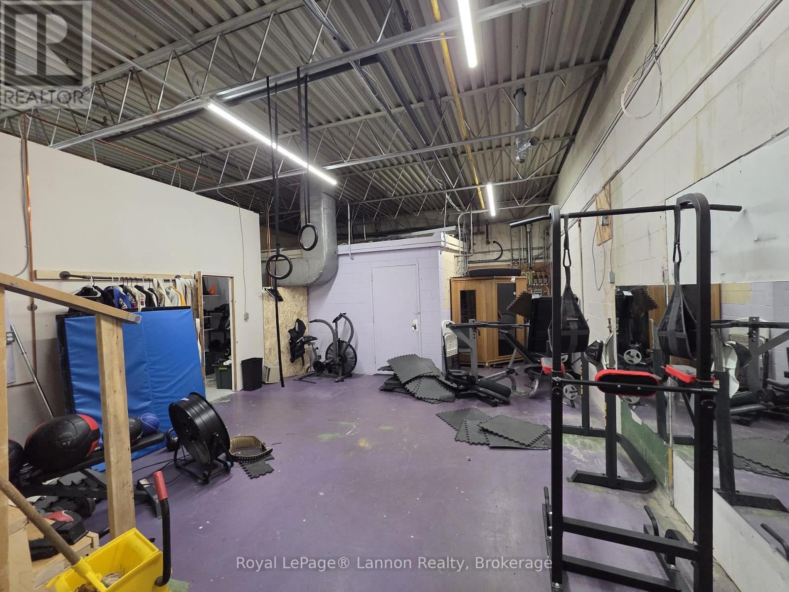 910 Memorial Avenue Property Photo 12