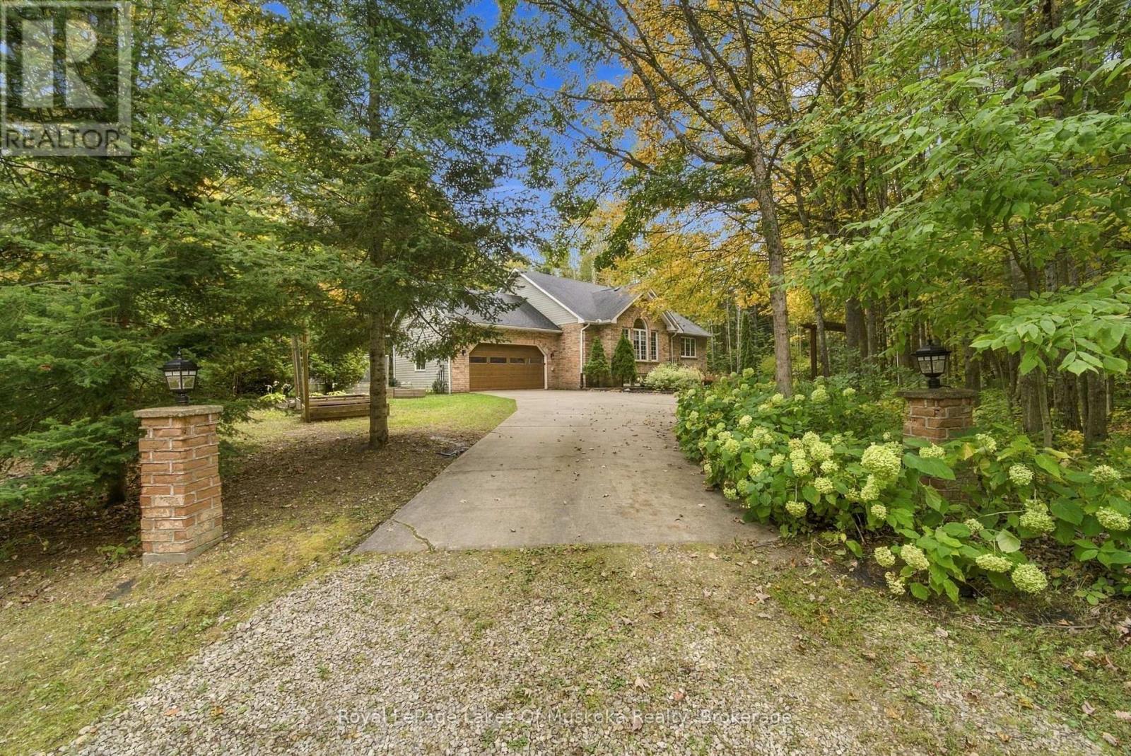 1002 Joseph Place Property Photo 1