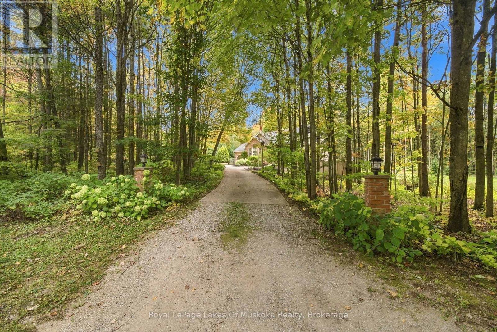 1002 Joseph Place Property Photo 2