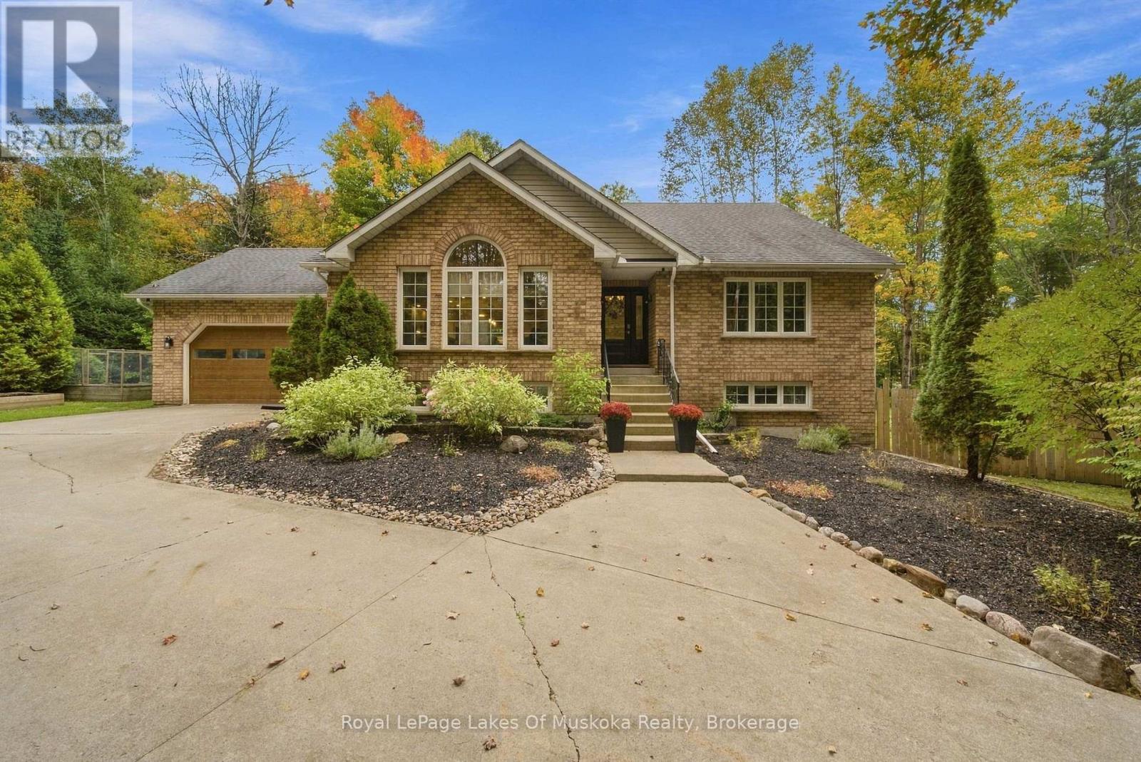 1002 Joseph Place Property Photo 3