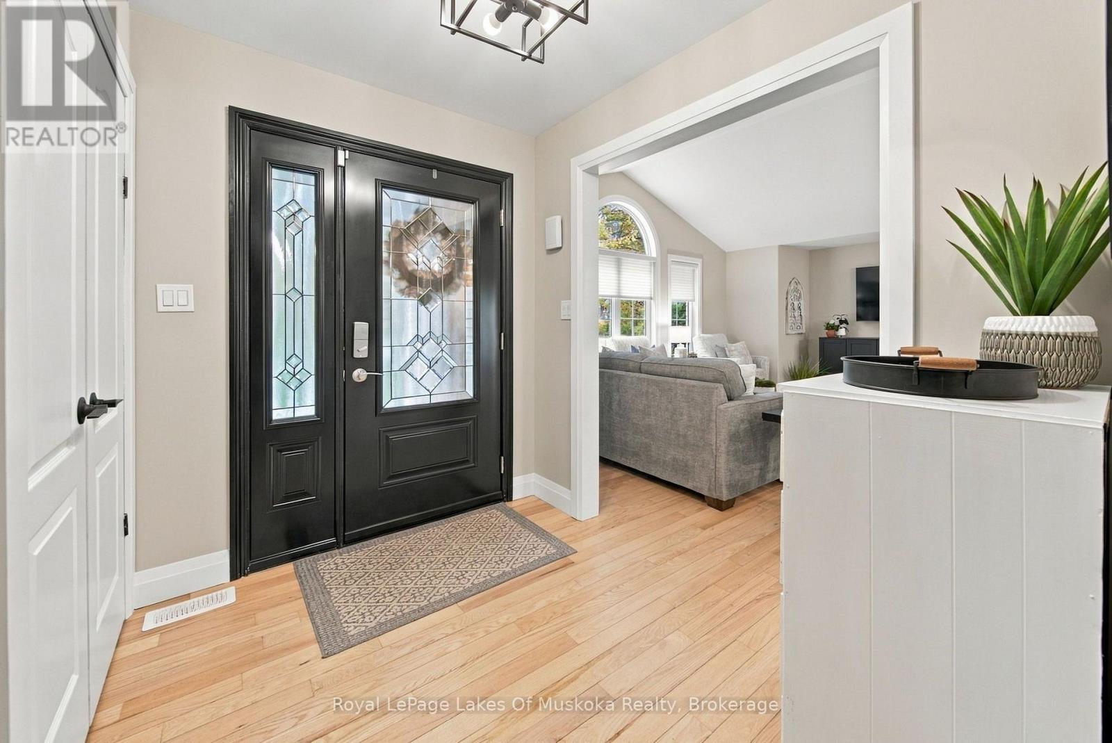 1002 Joseph Place Property Photo 4