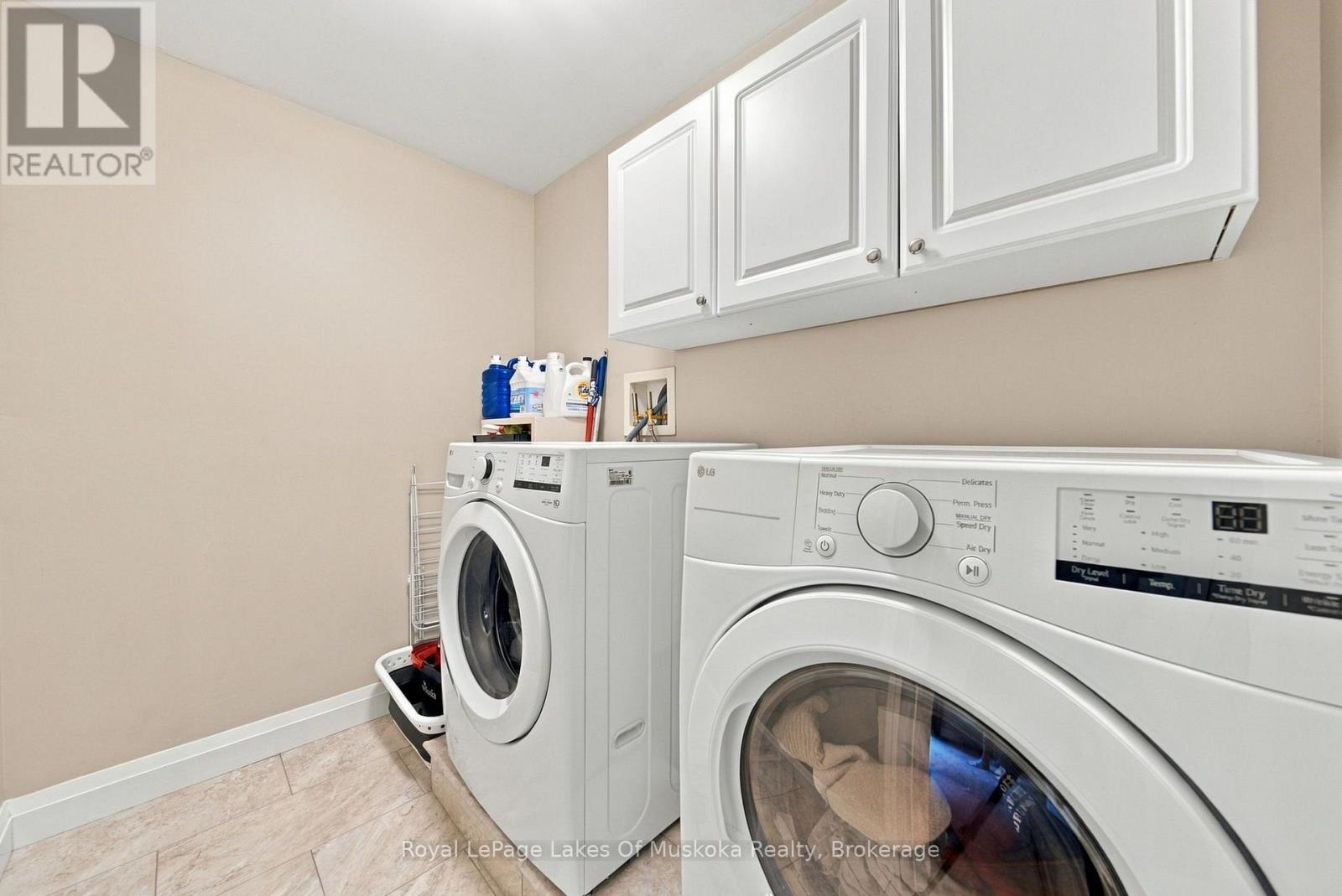 1002 Joseph Place Property Photo 10