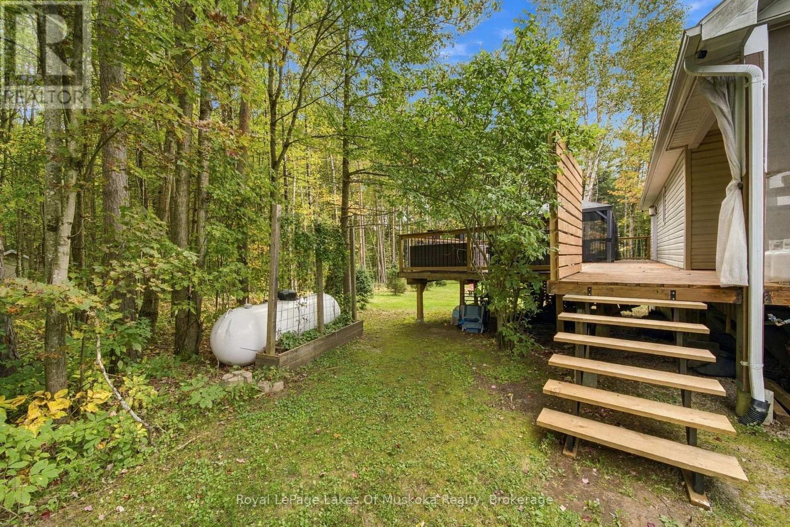 1002 Joseph Place Property Photo 35