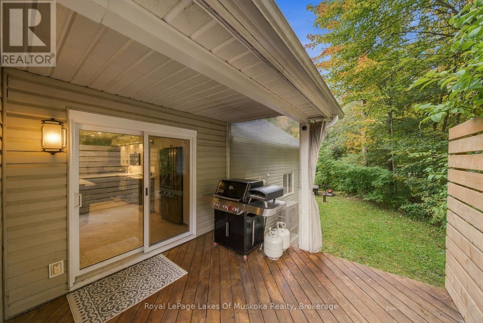 1002 Joseph Place Property Photo 36