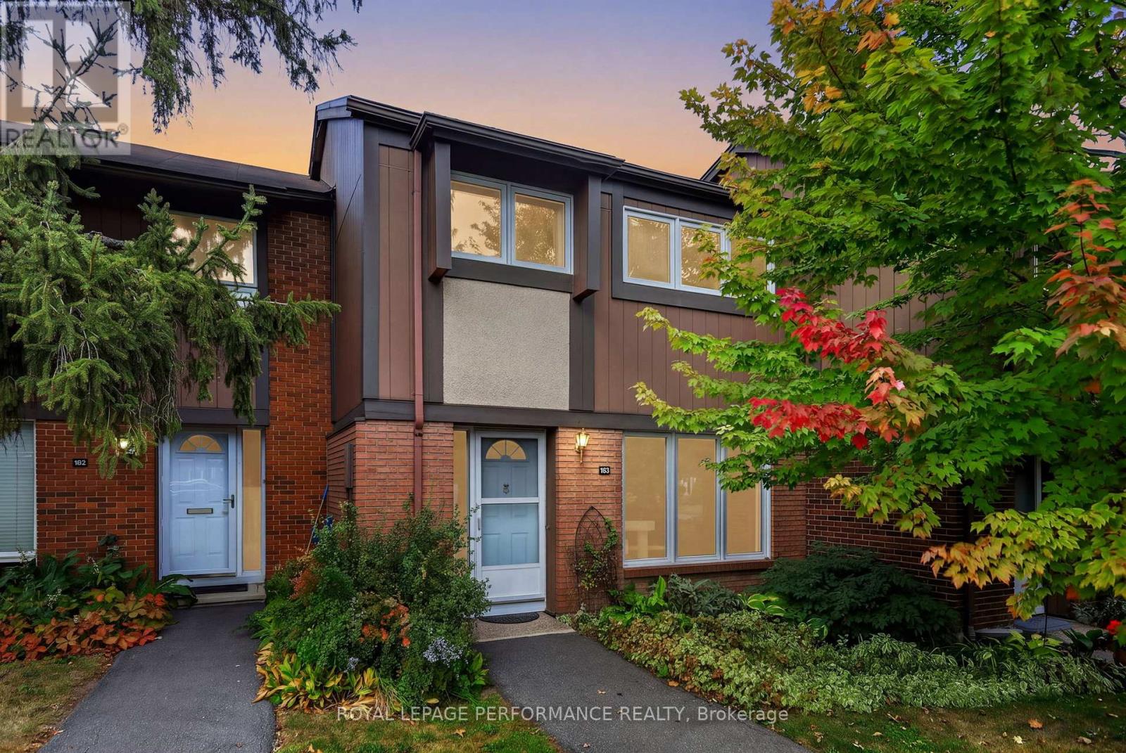183 - 2111 MONTREAL ROAD Property Photo 1
