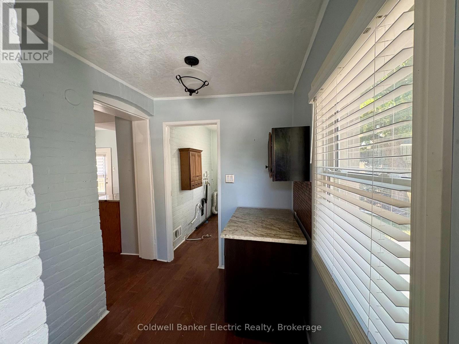 21 Sussex Street N Property Photo 7