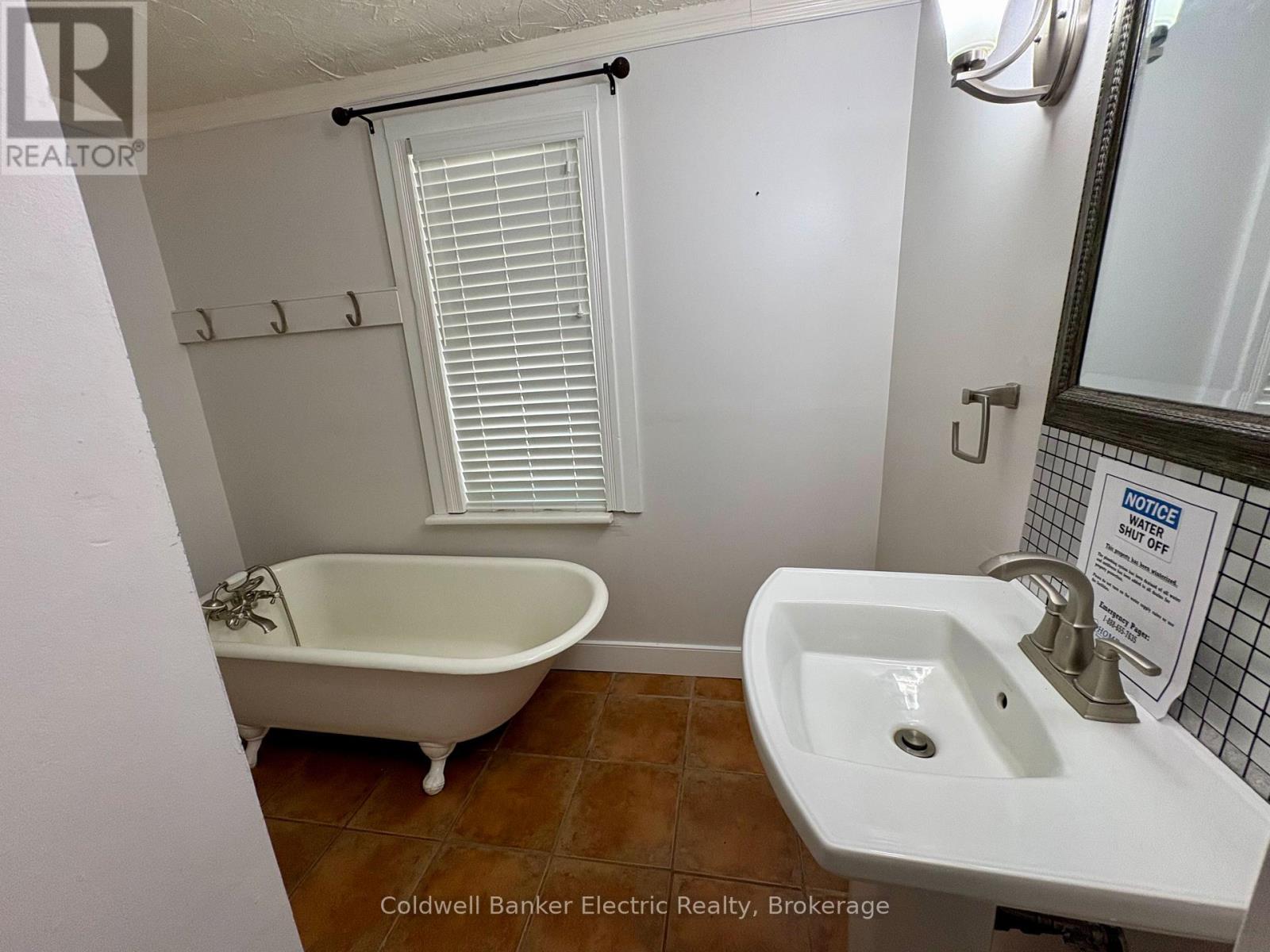 21 Sussex Street N Property Photo 11