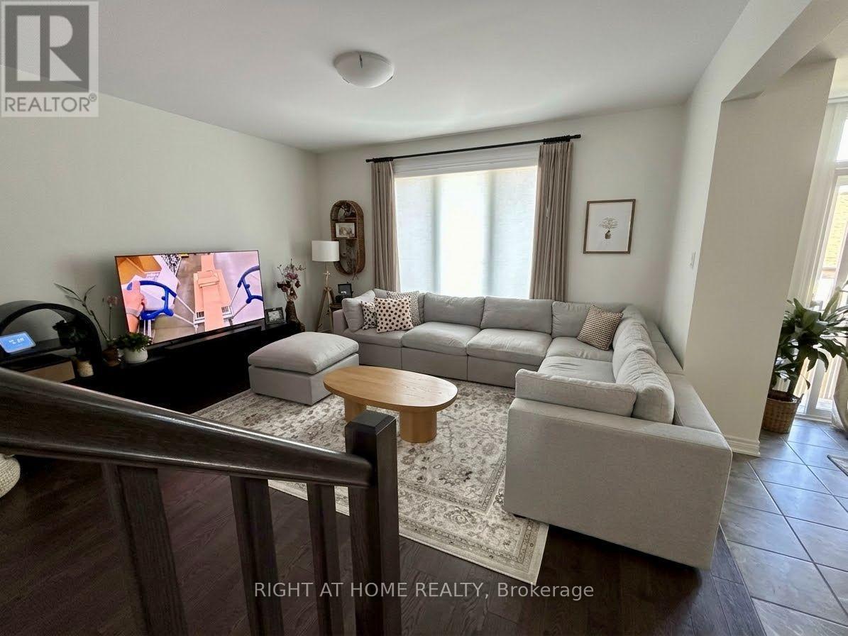 35 Douglas Brown Way Property Photo 4