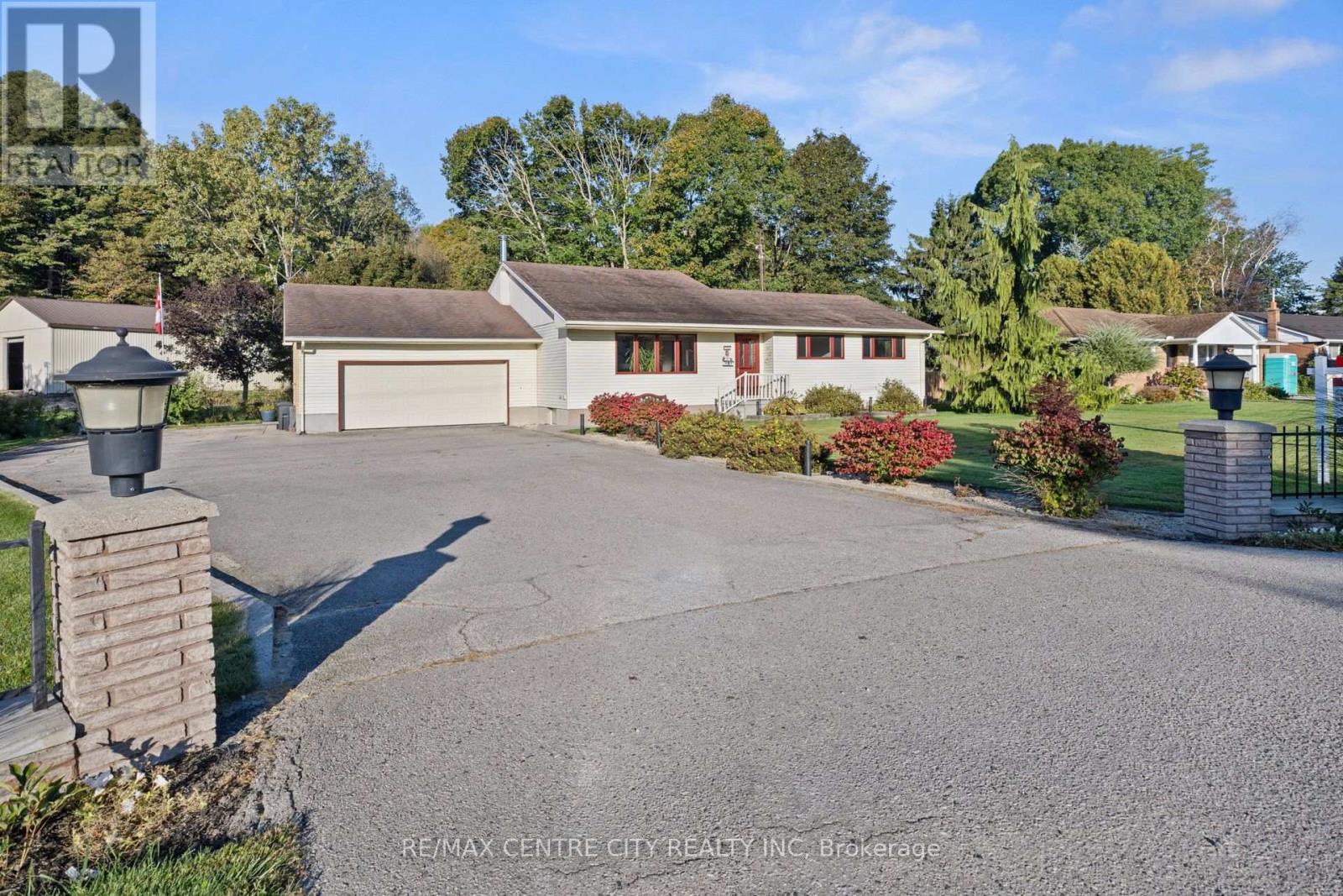 324 Carlow Road Property Photo 1