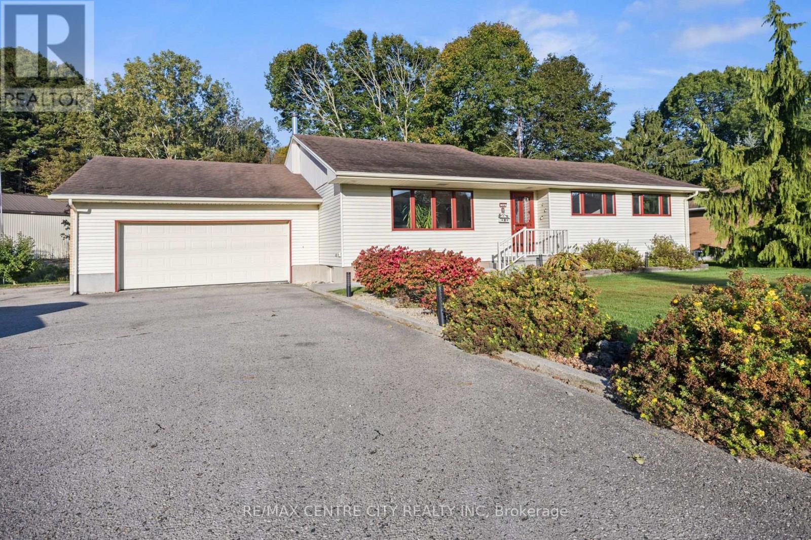 324 Carlow Road Property Photo 2