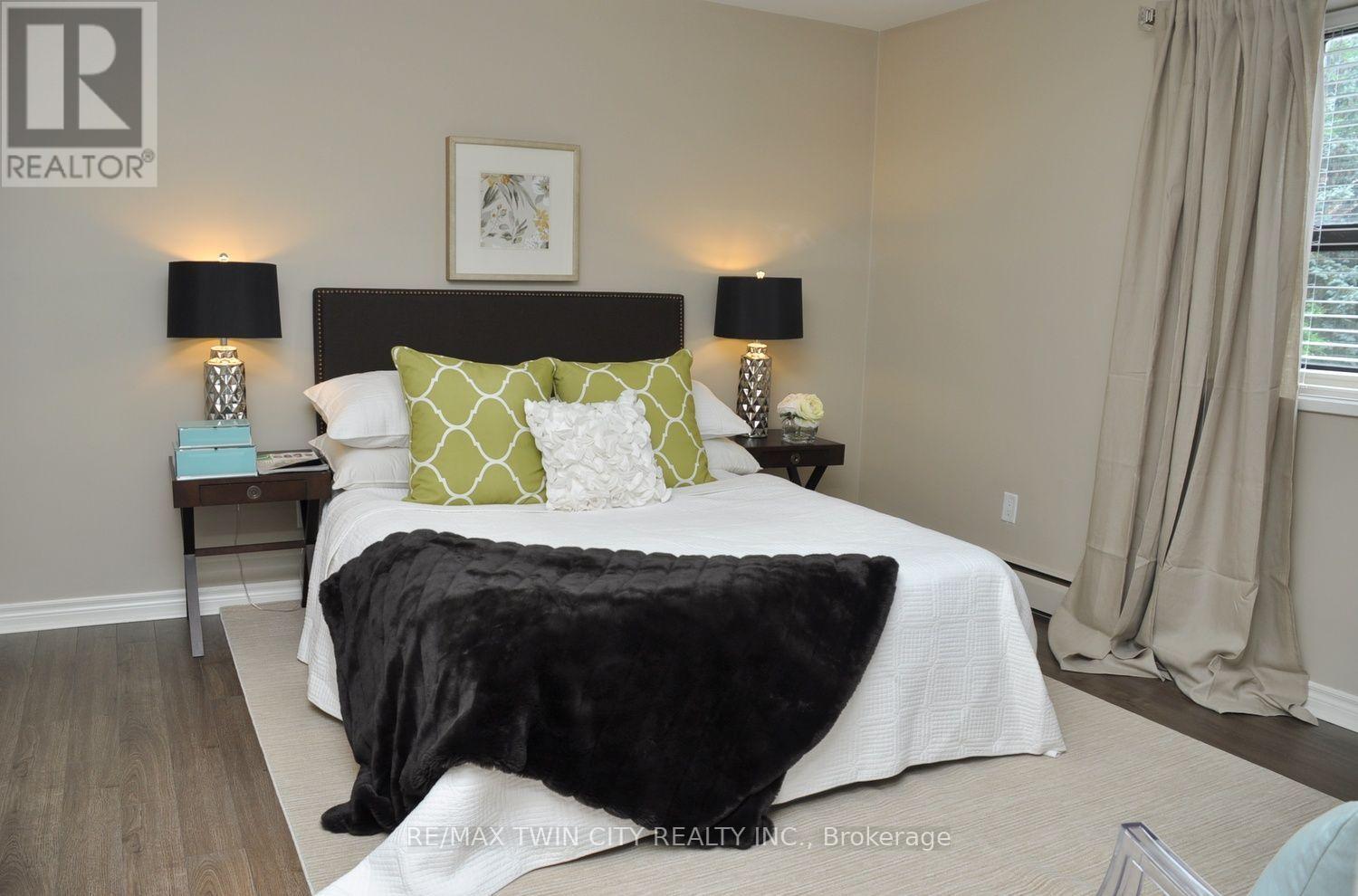 303 - 200 Charlton Avenue E Property Photo 5