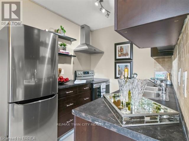 303 - 200 Charlton Avenue E Property Photo 6