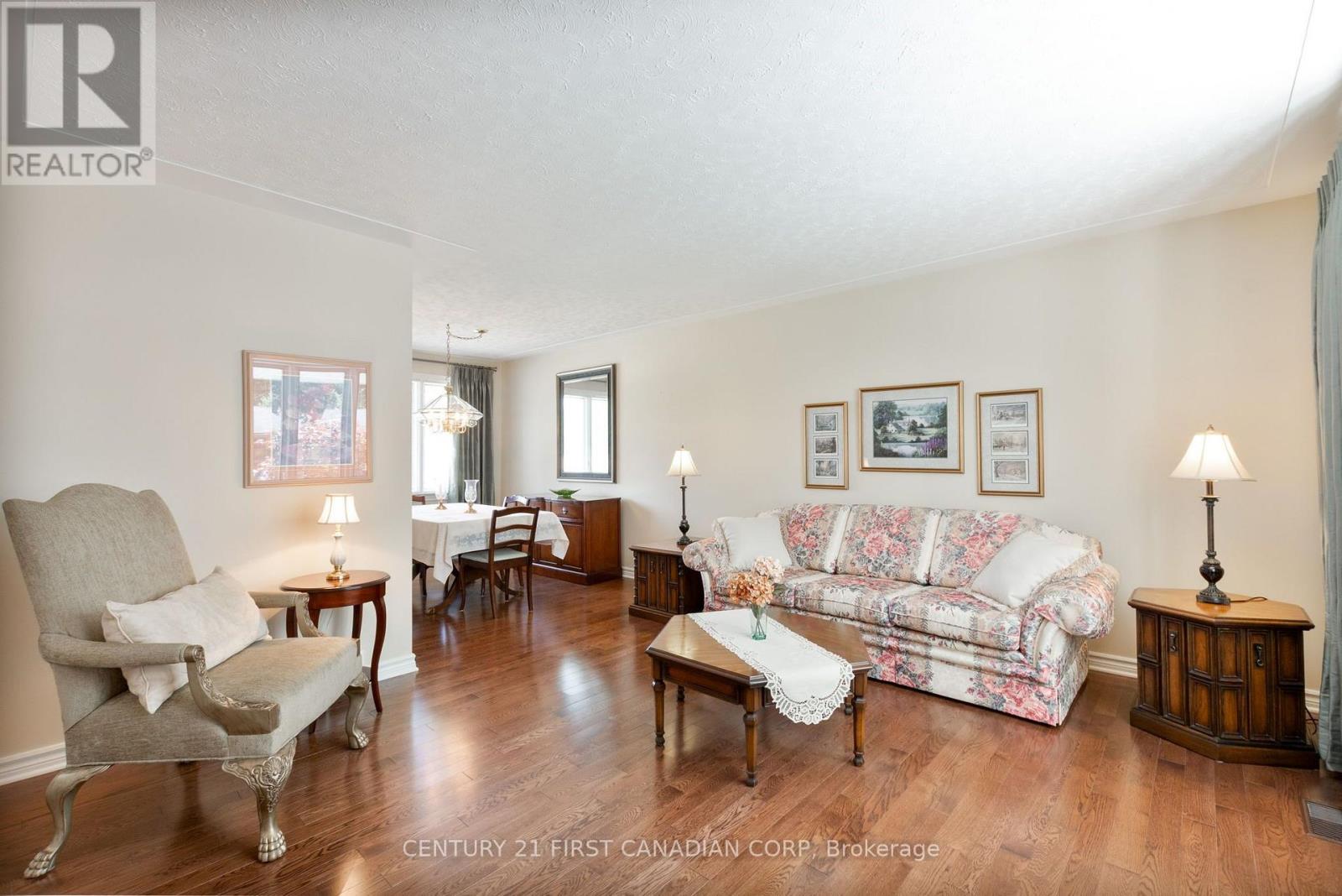 135 Downing Crescent Property Photo 10