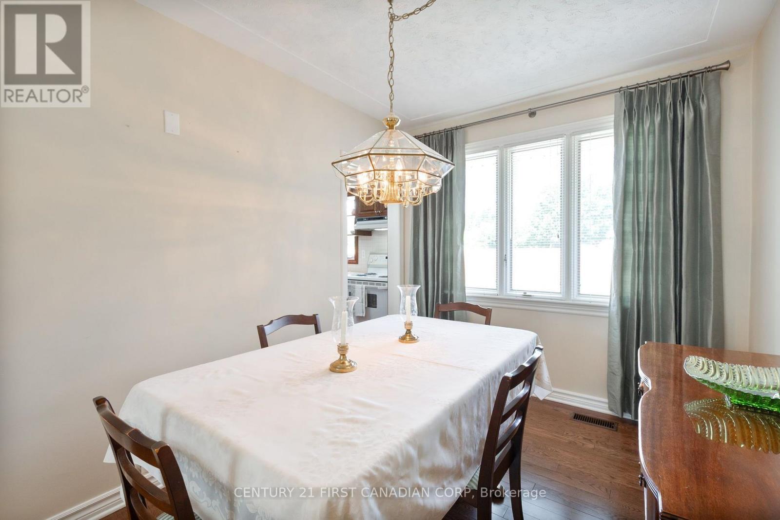 135 Downing Crescent Property Photo 13