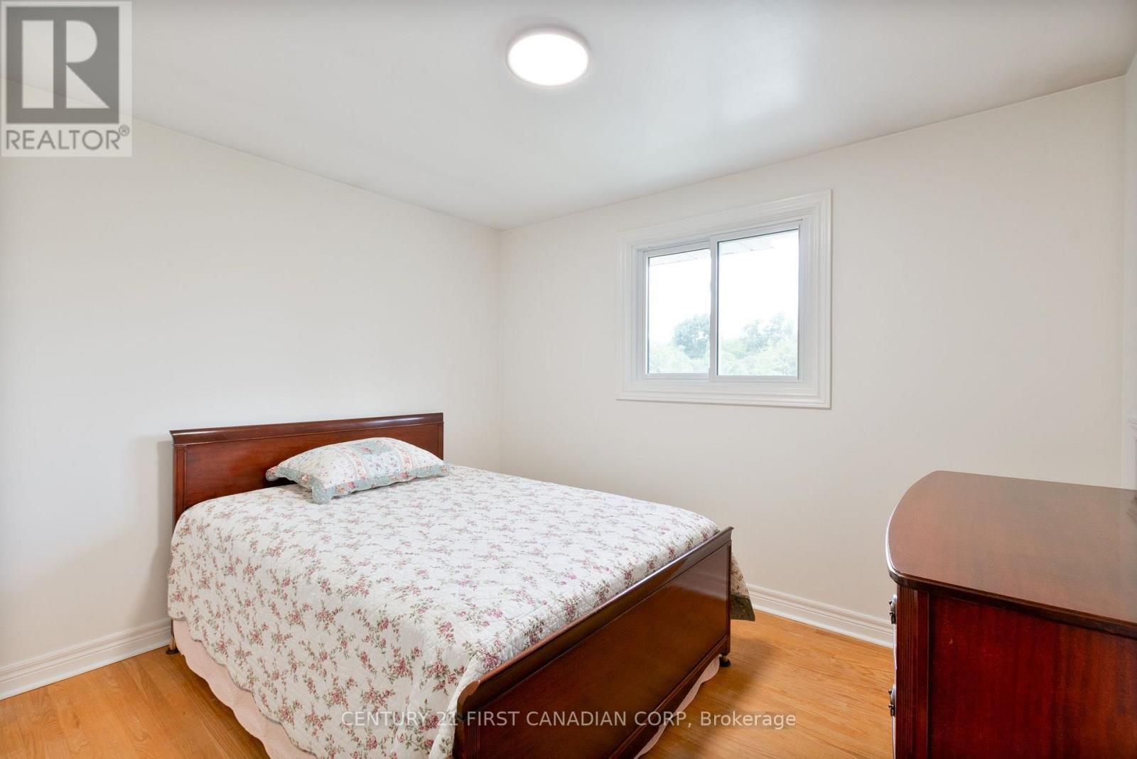 135 Downing Crescent Property Photo 22