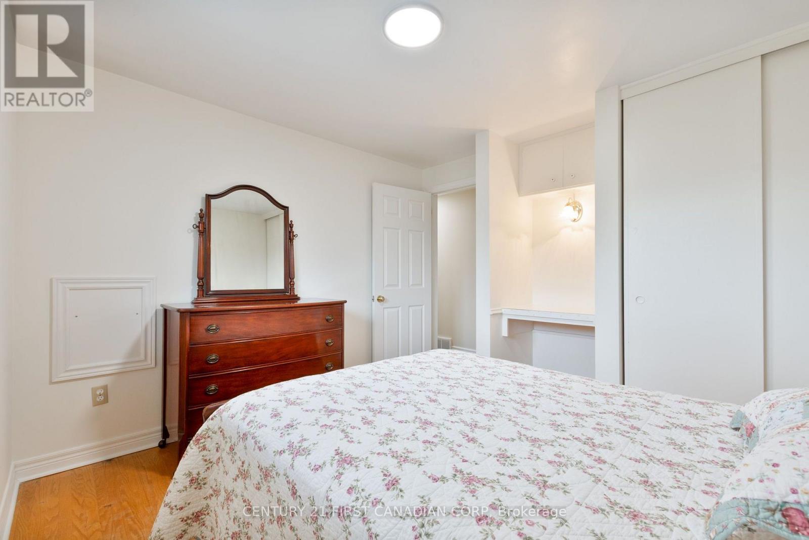 135 Downing Crescent Property Photo 23