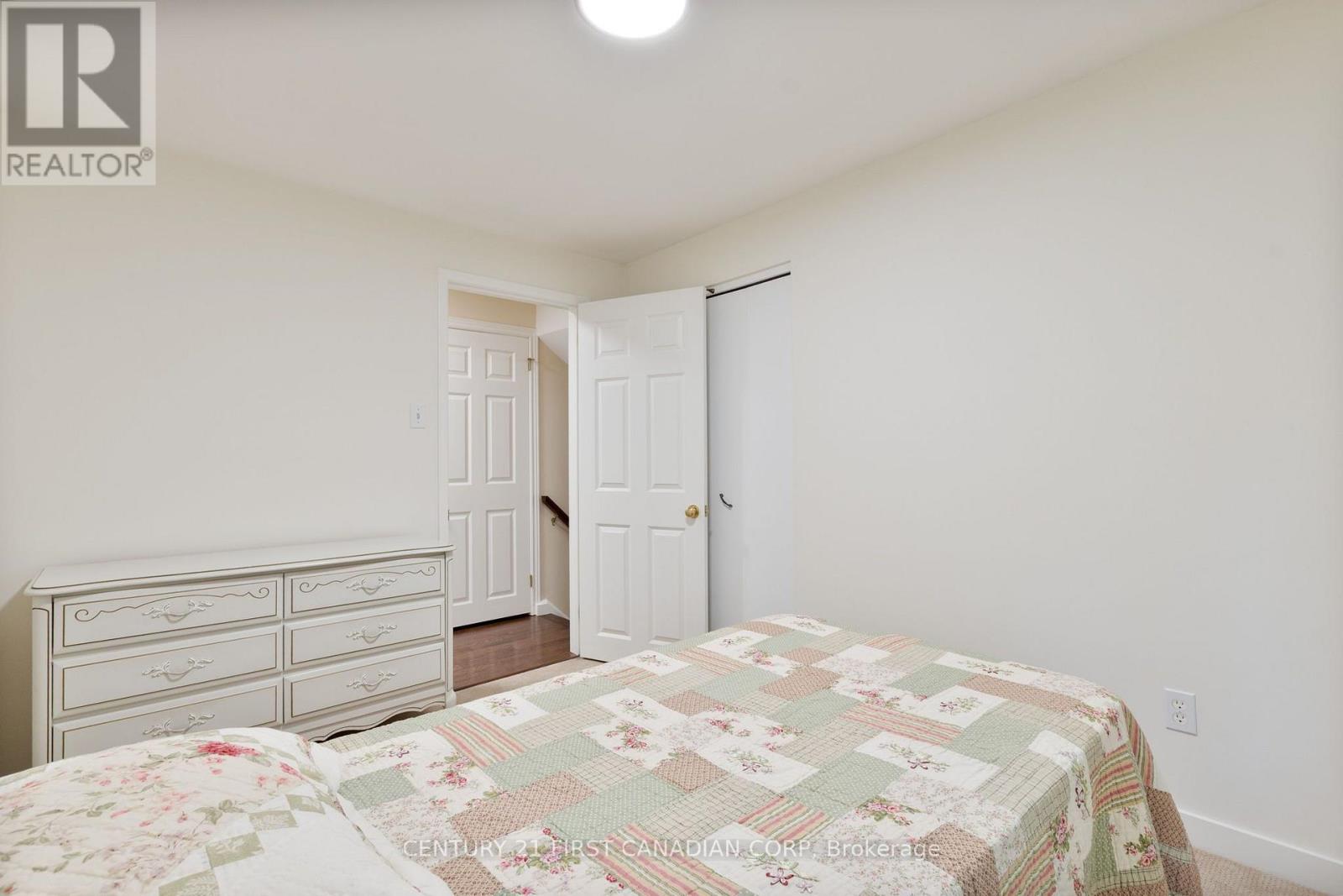 135 Downing Crescent Property Photo 26