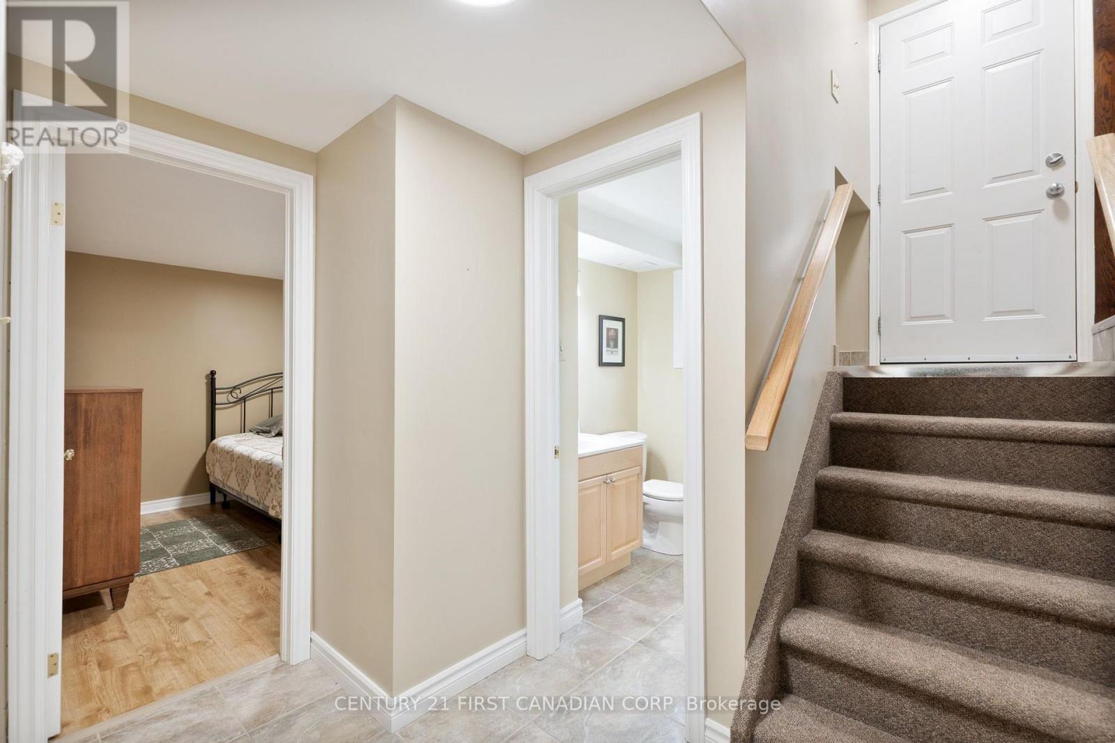 135 Downing Crescent Property Photo 28
