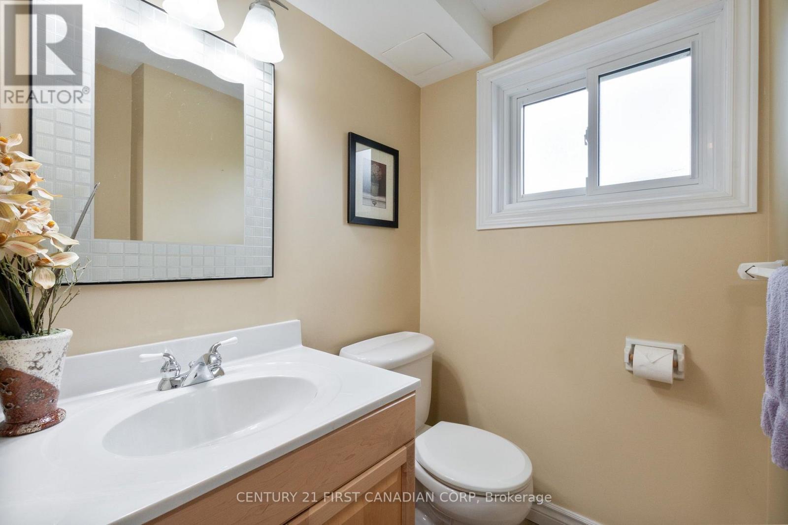 135 Downing Crescent Property Photo 29