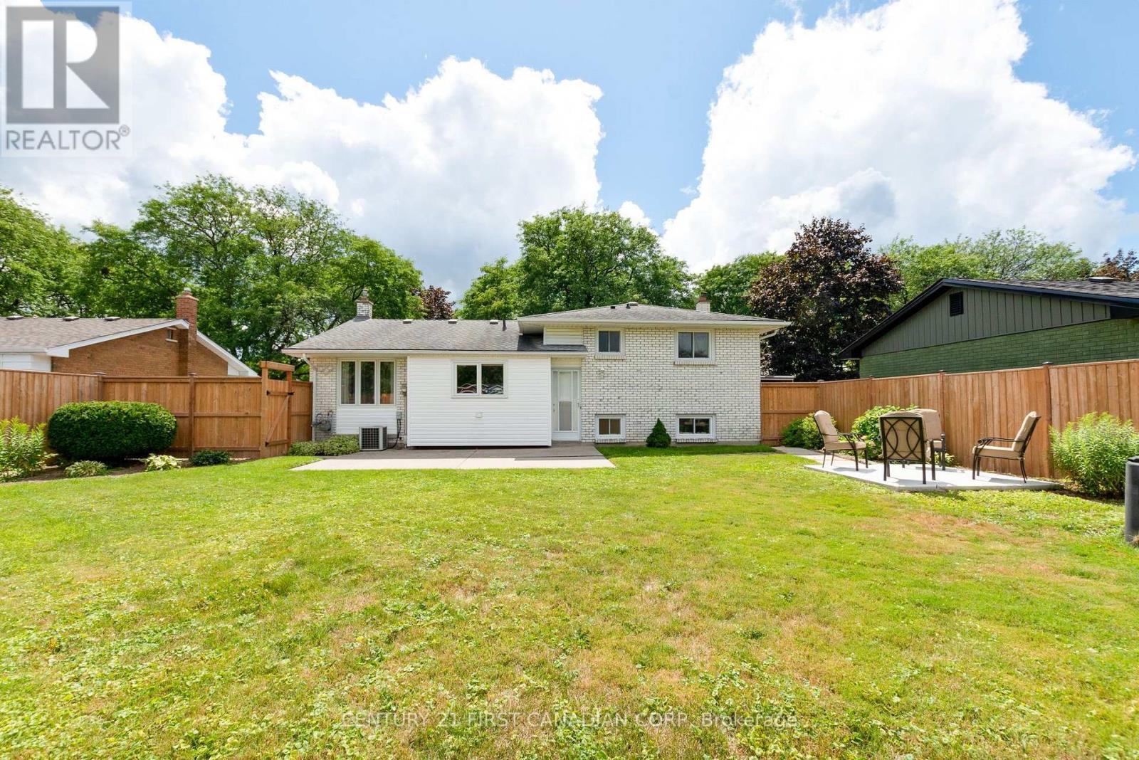 135 Downing Crescent Property Photo 39