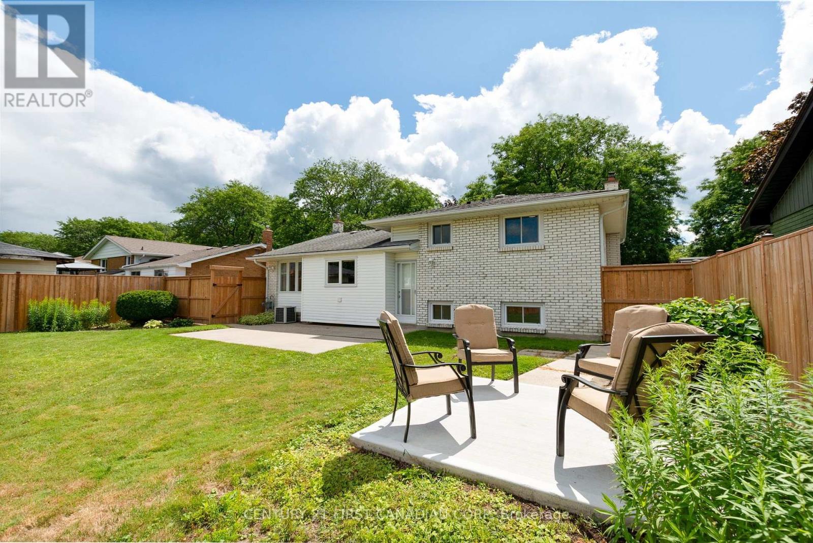 135 Downing Crescent Property Photo 40