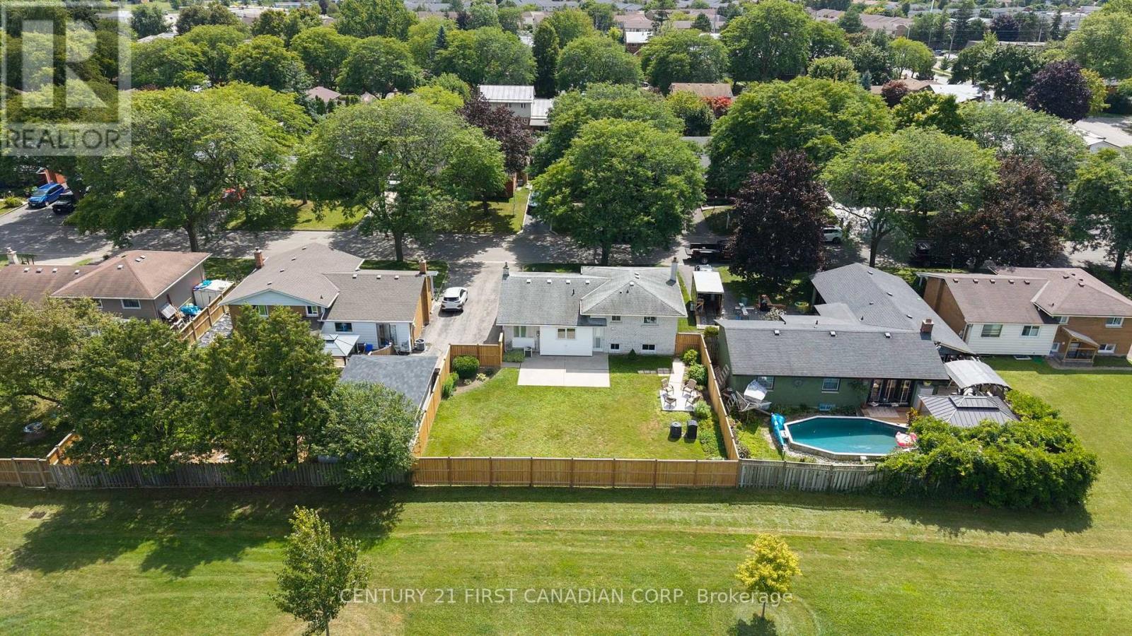 135 Downing Crescent Property Photo 47