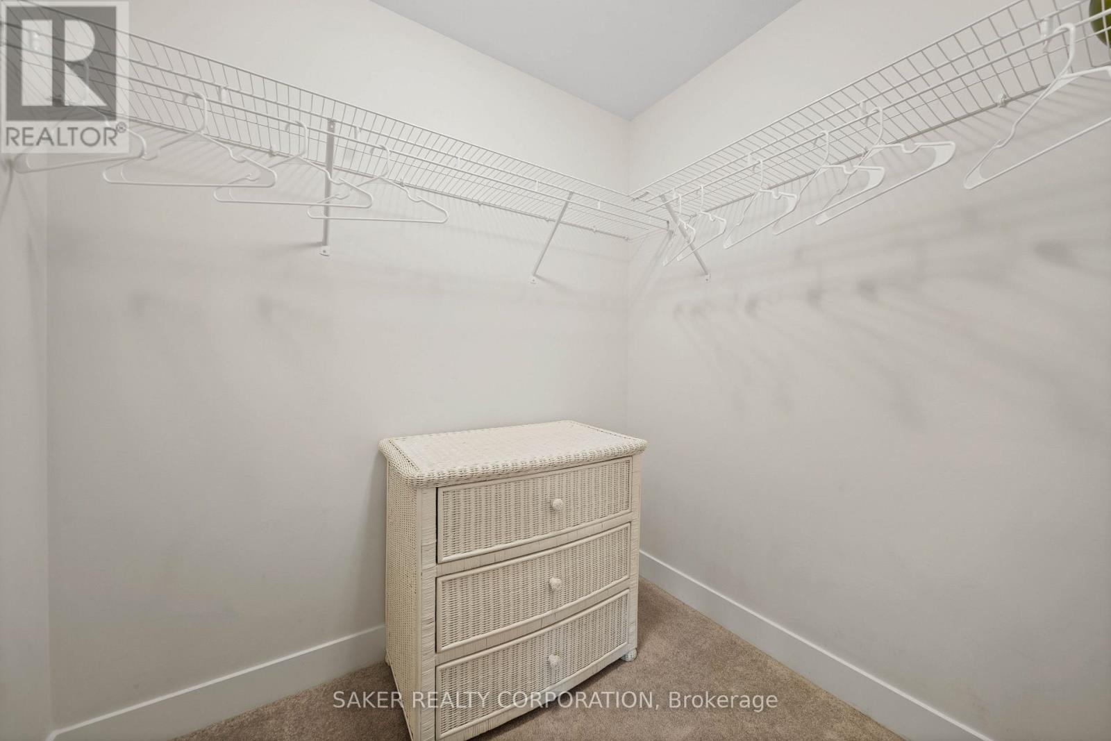 939 Deveron Crescent Property Photo 17