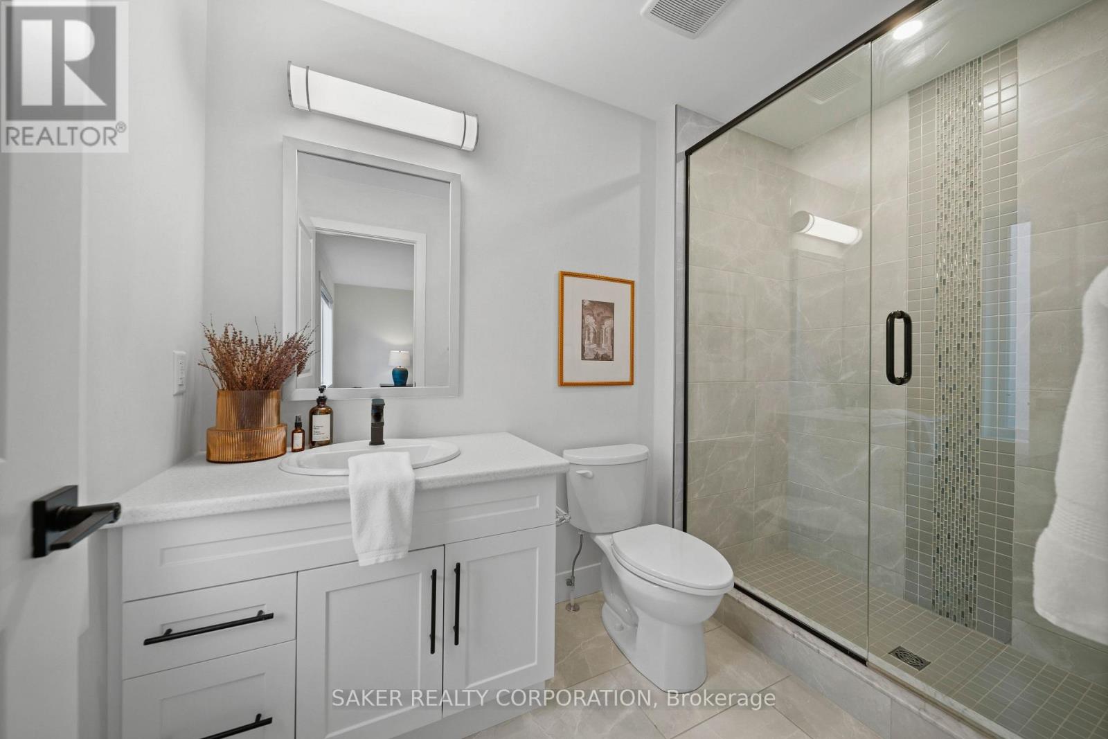 939 Deveron Crescent Property Photo 18
