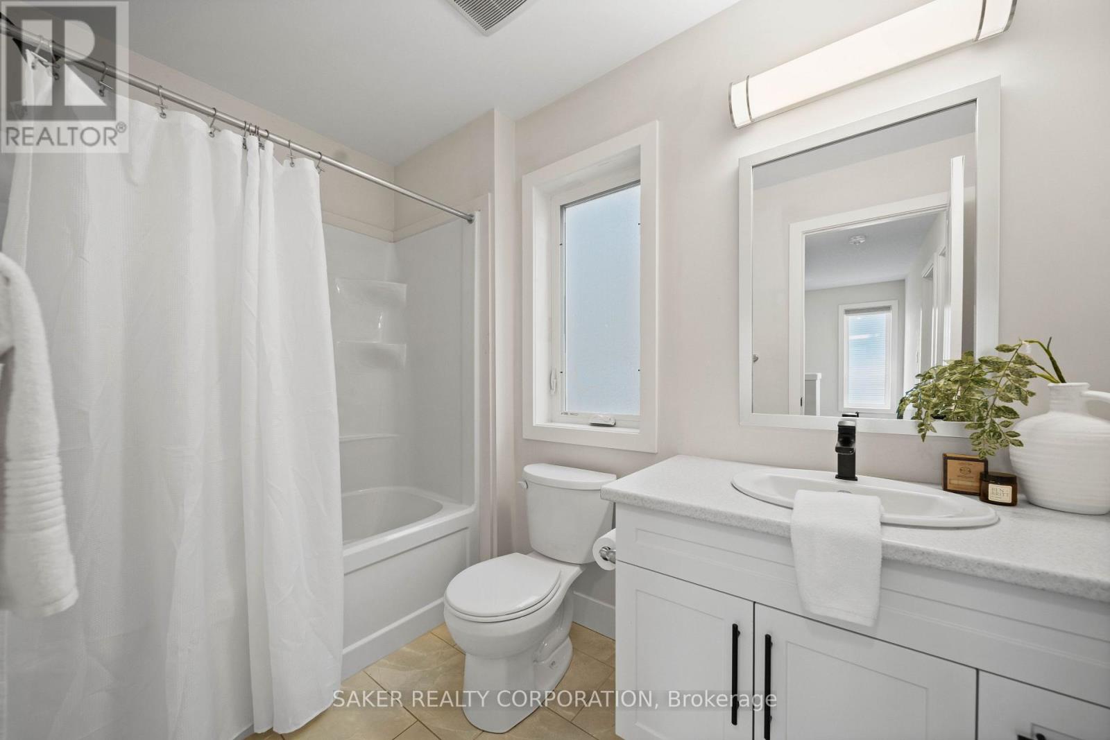 939 Deveron Crescent Property Photo 22