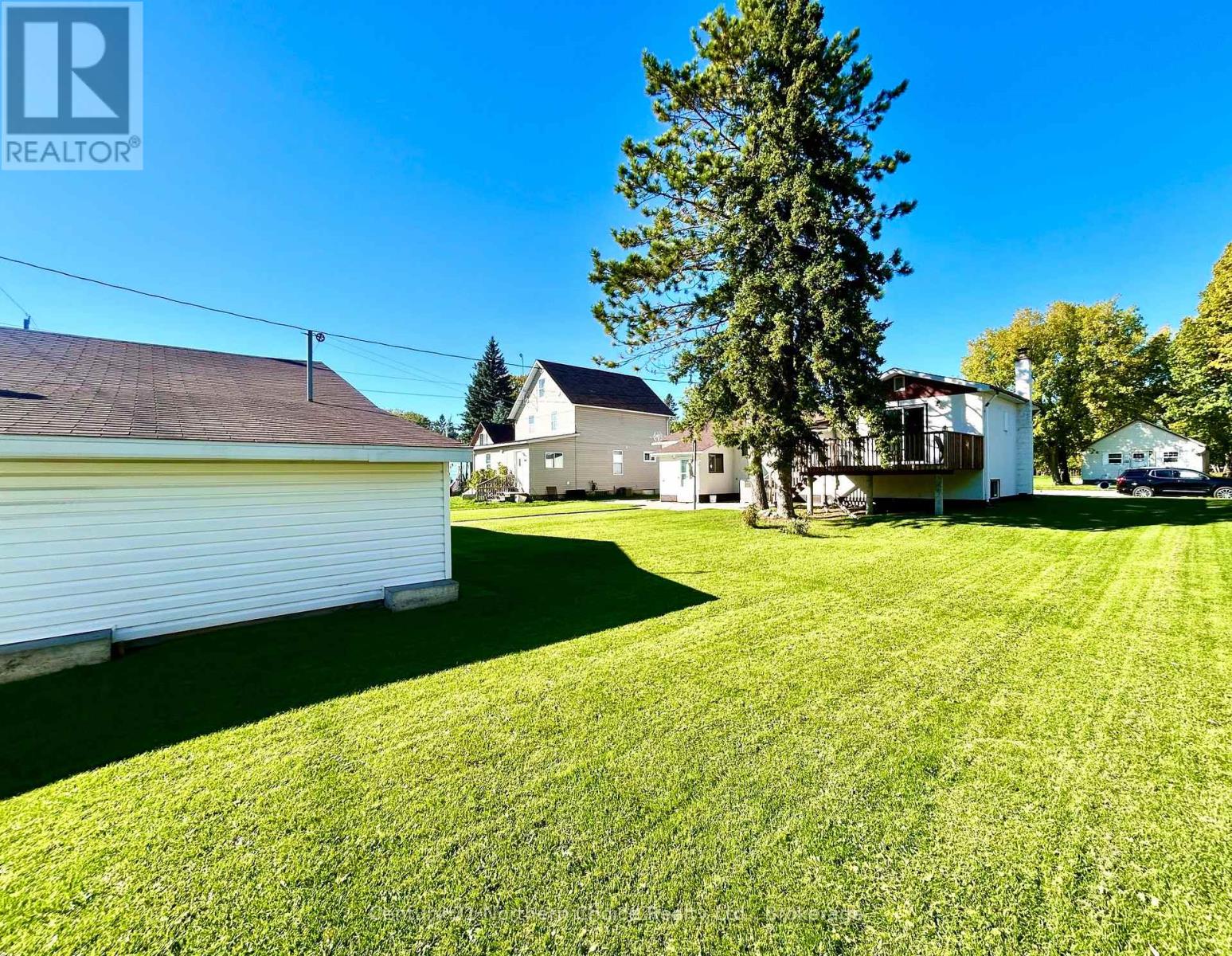 1021 Third Street E Property Photo 4