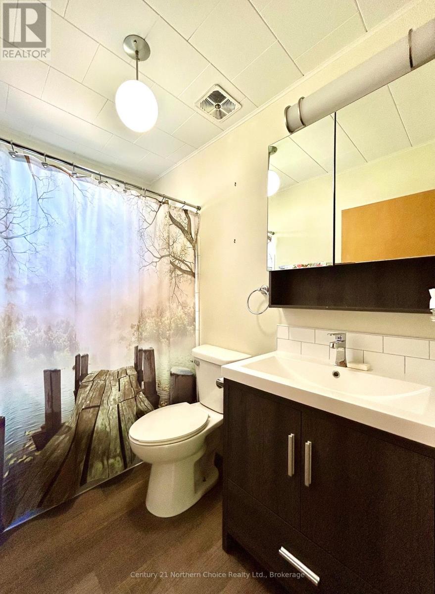 1021 Third Street E Property Photo 9