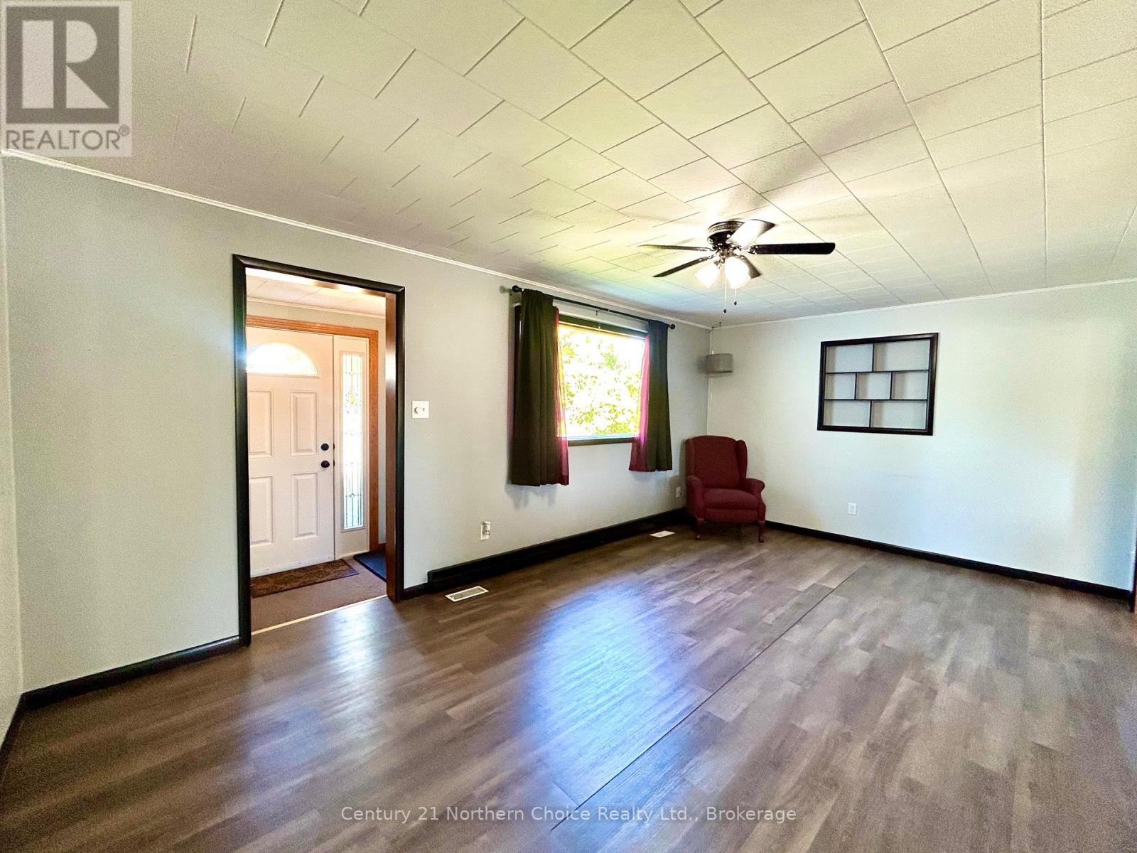 1021 Third Street E Property Photo 12