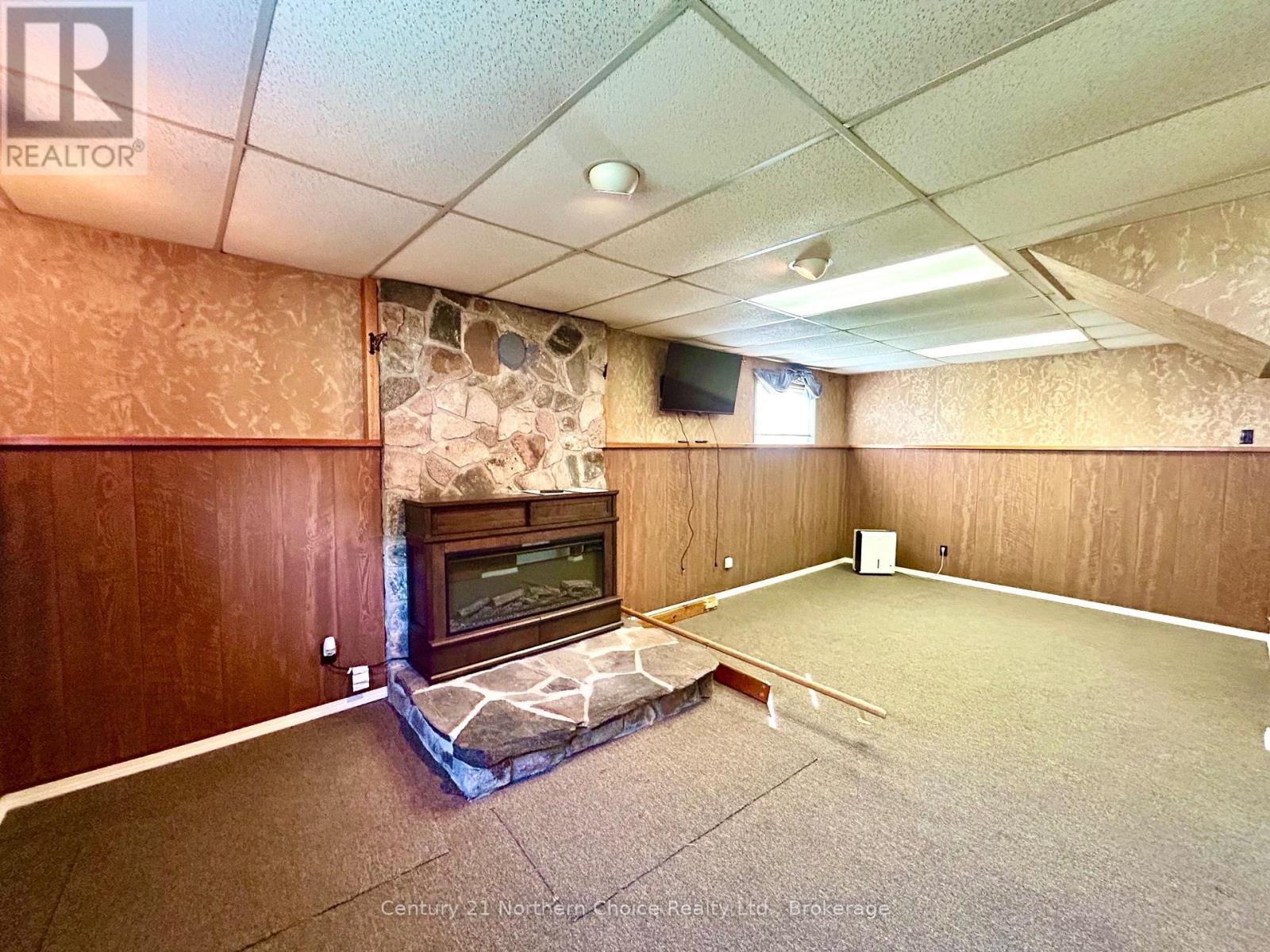 1021 Third Street E Property Photo 17