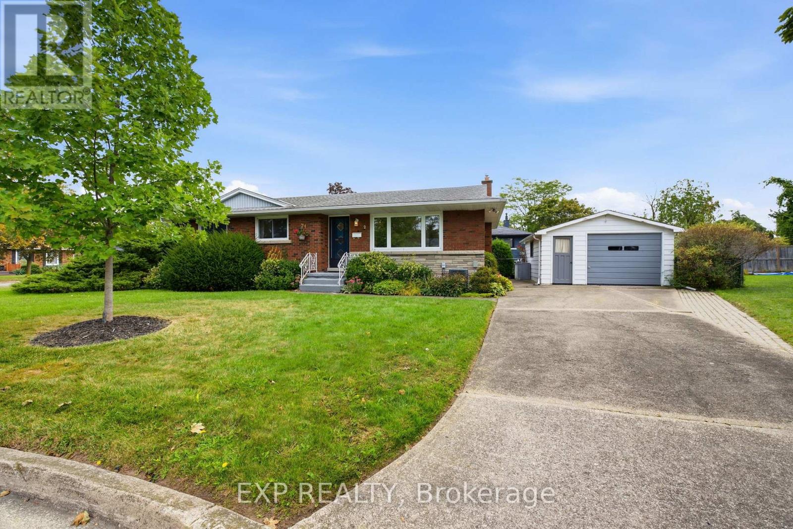 2 Glengrove Circle Property Photo 1