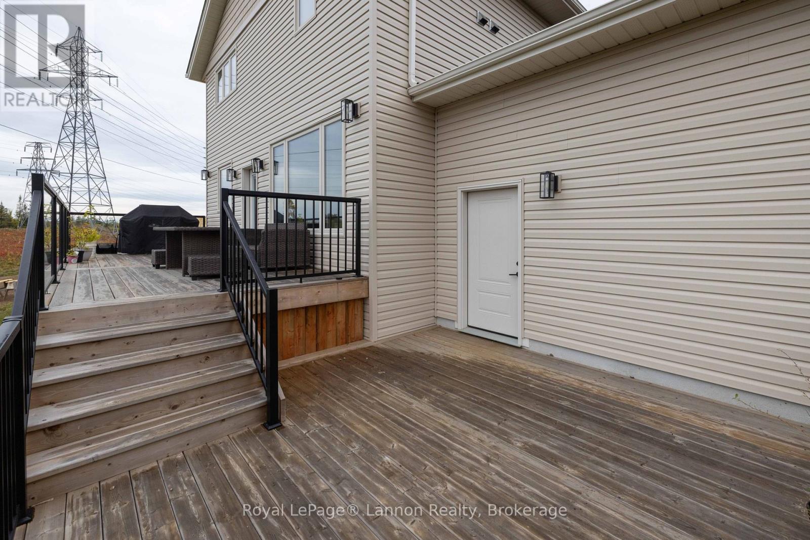 721 Topaz Place Property Photo 5